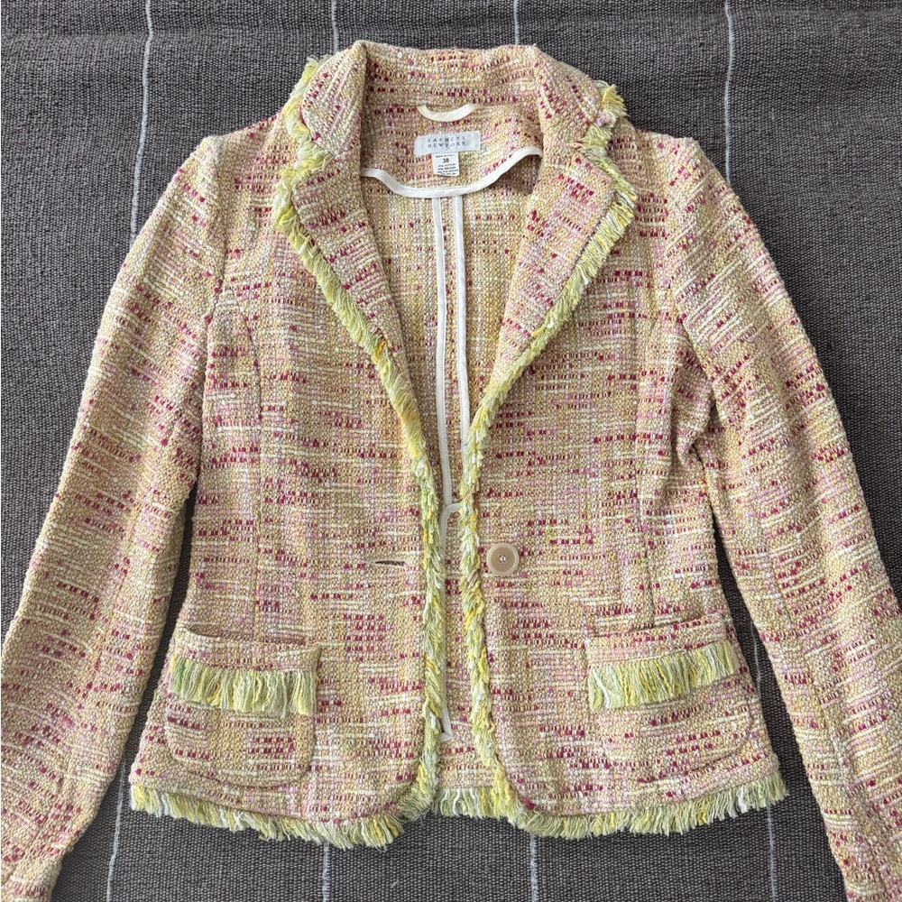 Chic Tweed Jacket with Fringe Details